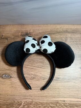 Disney Minnie Ears Black Velvet Polka Dot